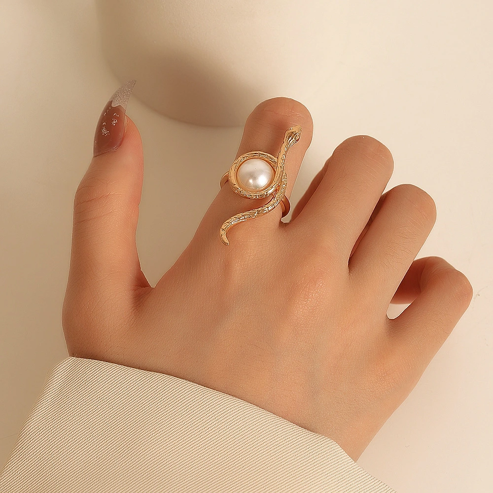 Fashion Minority Snake Wrapped Pearl Ring