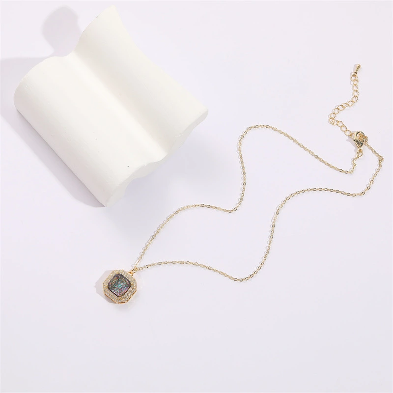 Aurora Crystal Pendant 14K Gold Lockbone Chain