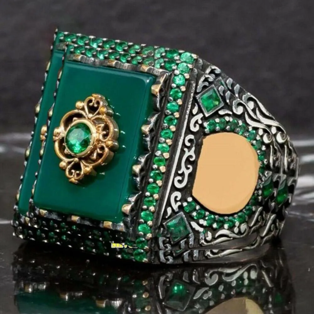 European And American Grand Emerald Square Ring