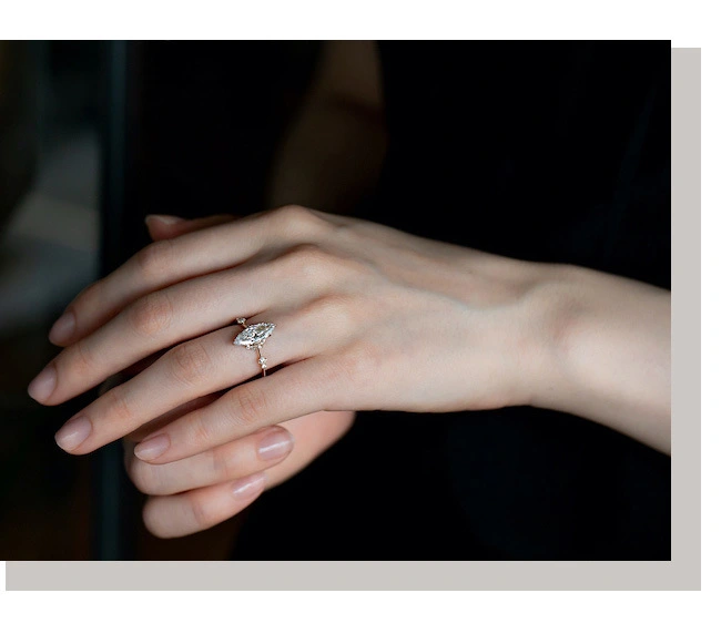 French Retro Diamond Shape Large Grain White Crystal Ring Pure Aesthetic