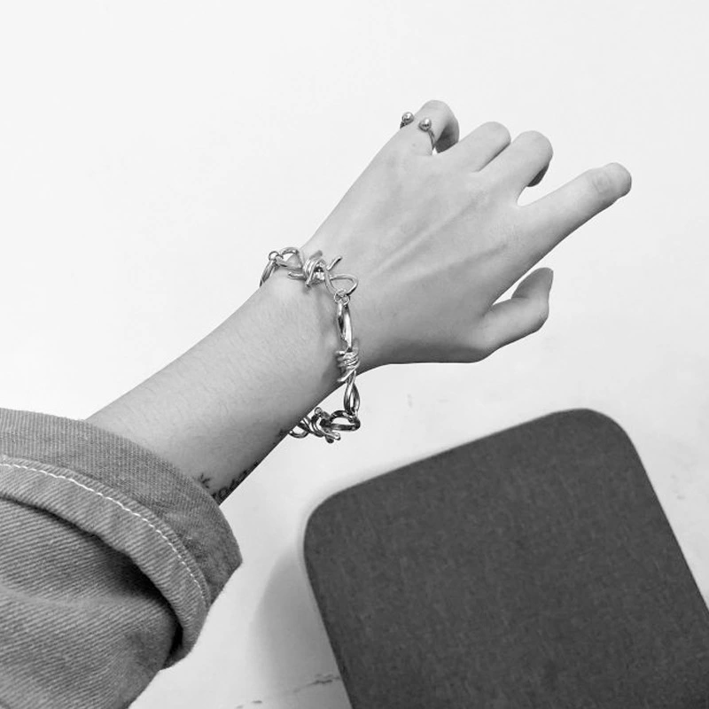 Simple And Fashionable Alloy Bracelet