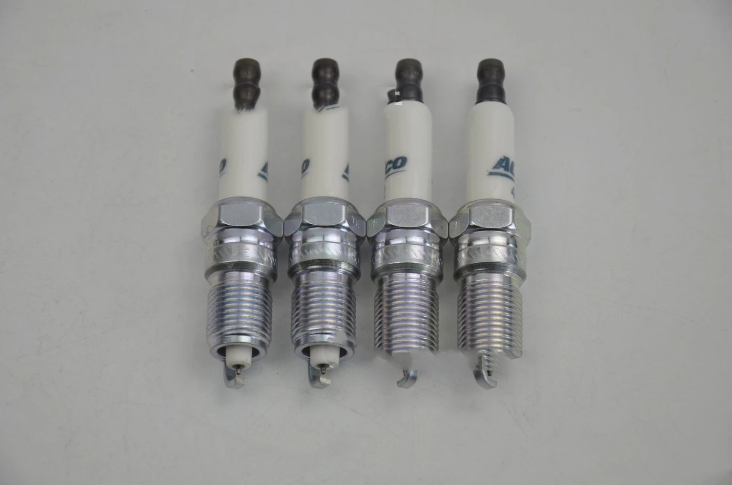 High Quality Iridium Gold Spark Plug 41-962 Suitable For Buick Chevrolet Hummer Etc