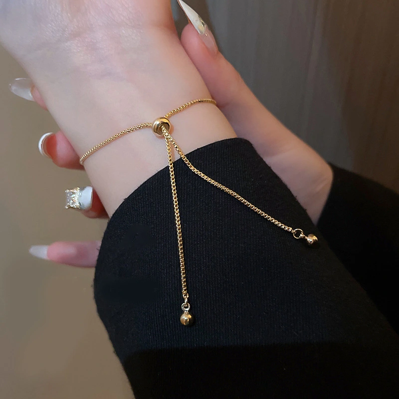 Real Gold Plating Diamond-encrusted Cat's Eye Petal Flower Hand Jewelry