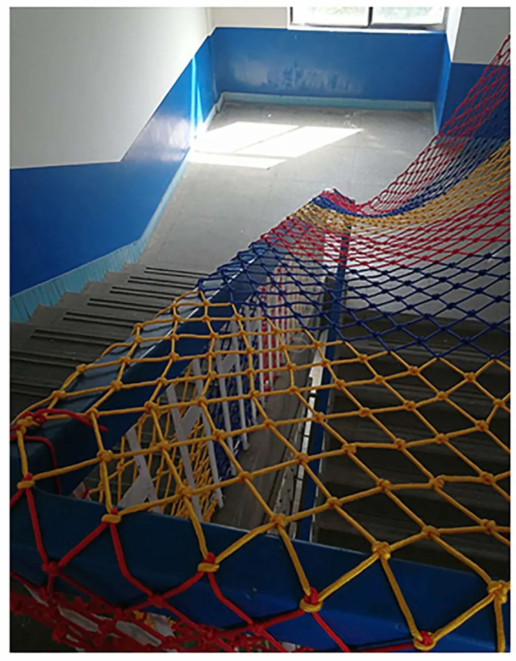 Multiple sizes Colored Rope Net Stair Protection Net For Kids Adults Swing Swingset 2*3M Anti Fall Net 6mm*12cm Multi-color Rope Net Climbing Amusement Equipment Ceiling Decorati(Size:1*1m （3*3ft))