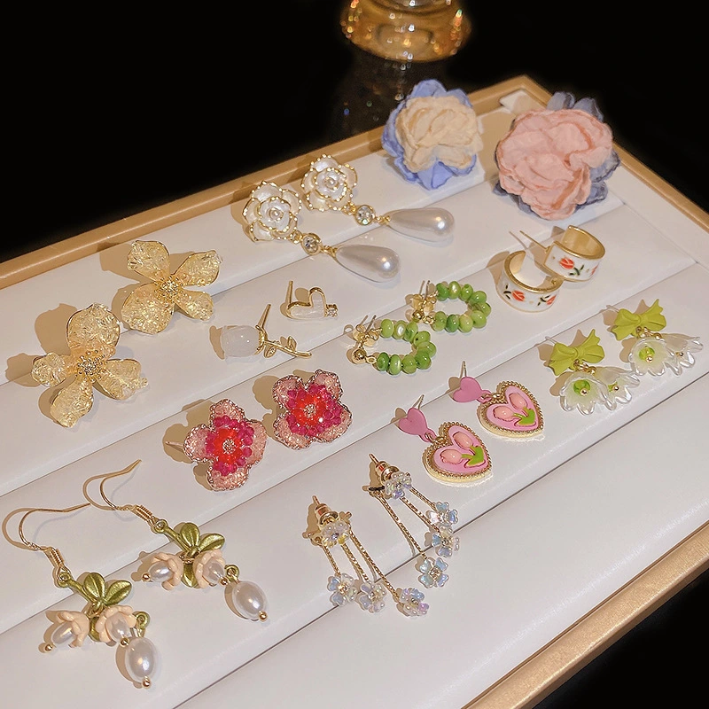 Vintage French Flower Fashion Earrings