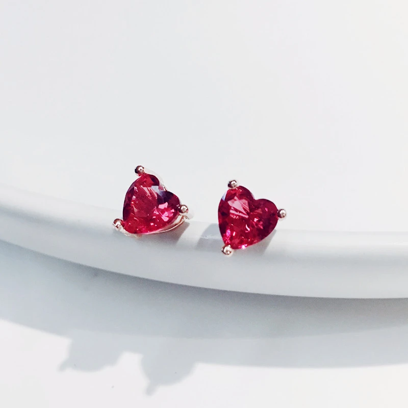 Female Heart-shaped Rose Earrings