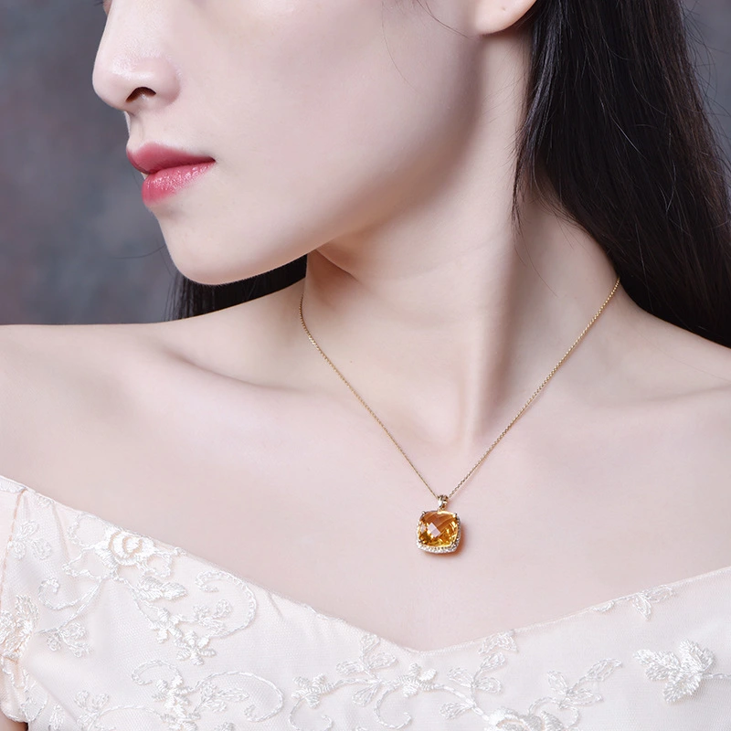 Temperamental Golden Zircon Topaz Necklace