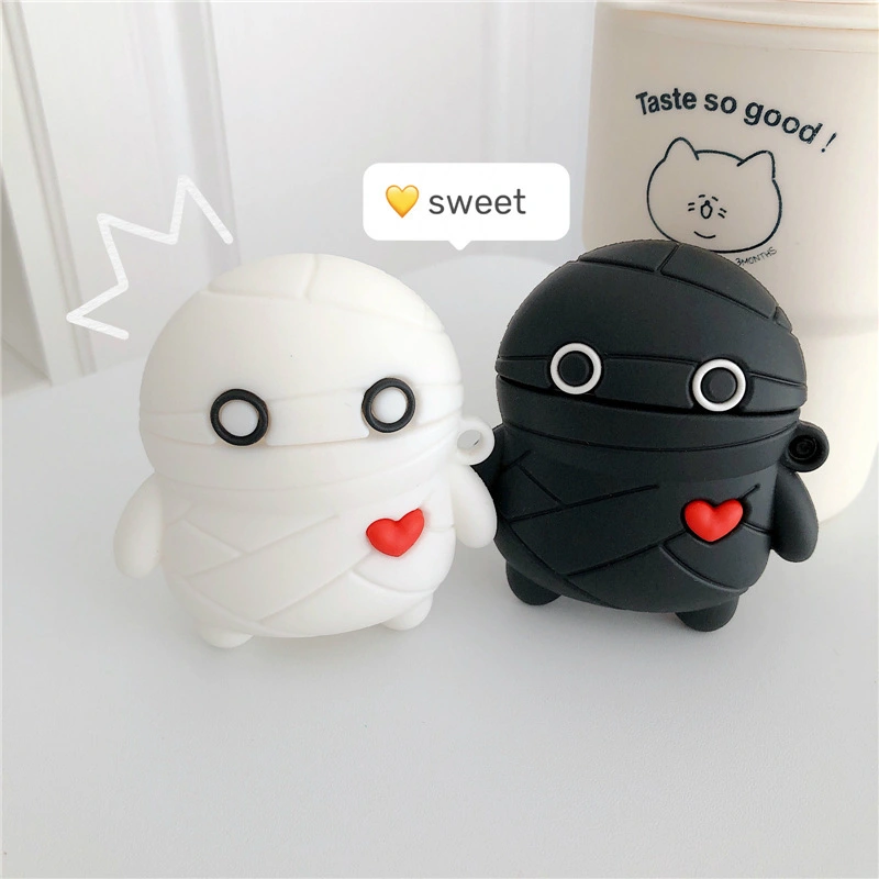 Cute Three-dimensional Love Small Black And White Earphone Case