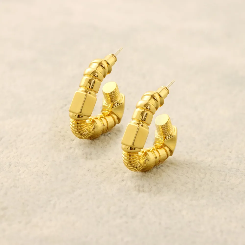 Fashion Triangle S925 Stitching Water Pipe Personality Earrings