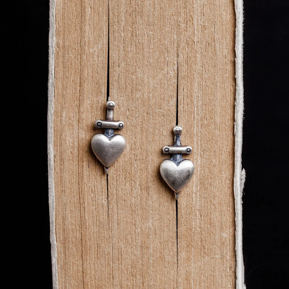 S925 Sterling Silver Heart-shaped Retro Stud Earrings