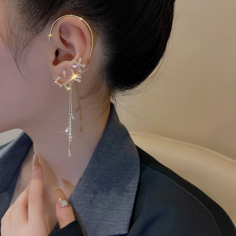 Simple Light Luxury Style Zircon Flower Ear Clip