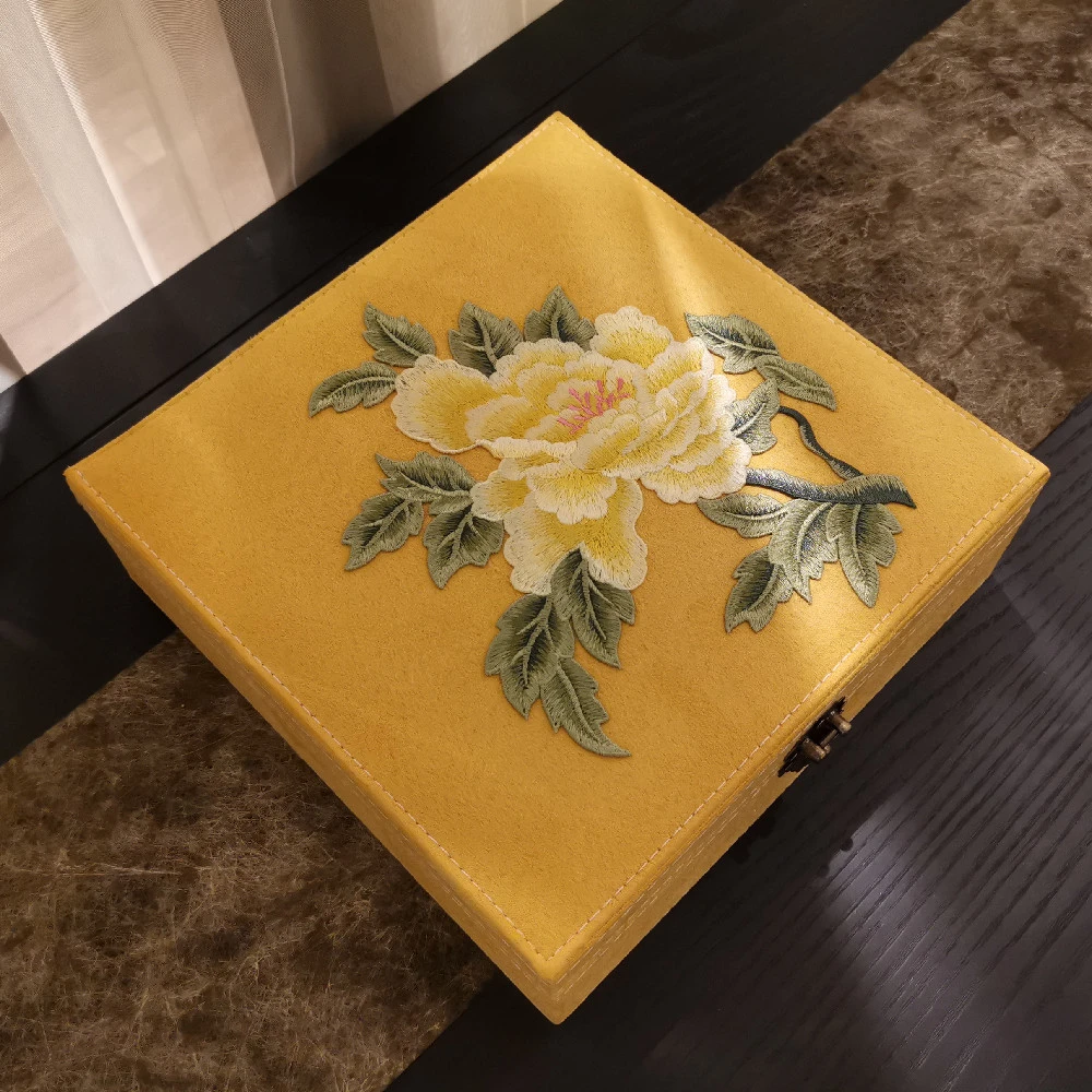 Chinese Style Double Layer Flannel Jewelry Box