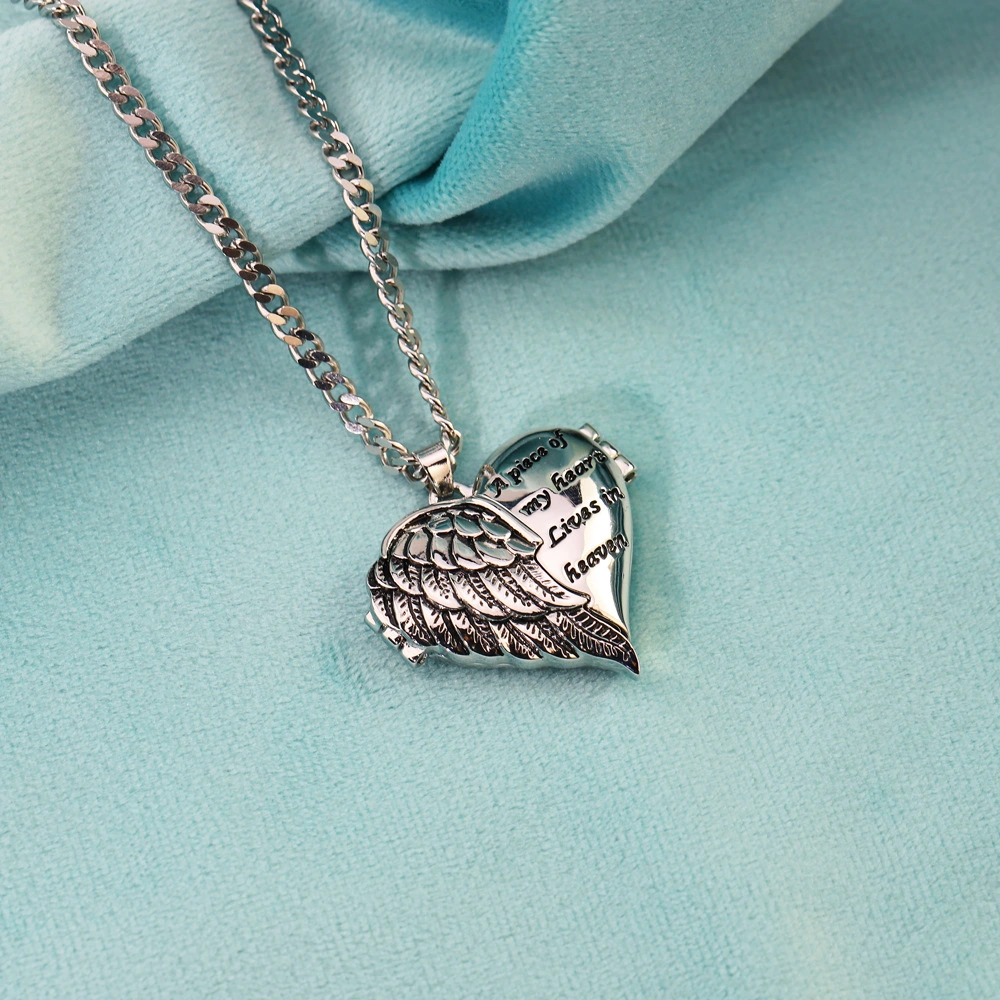 Color Printable Photo Heart Wings Necklace