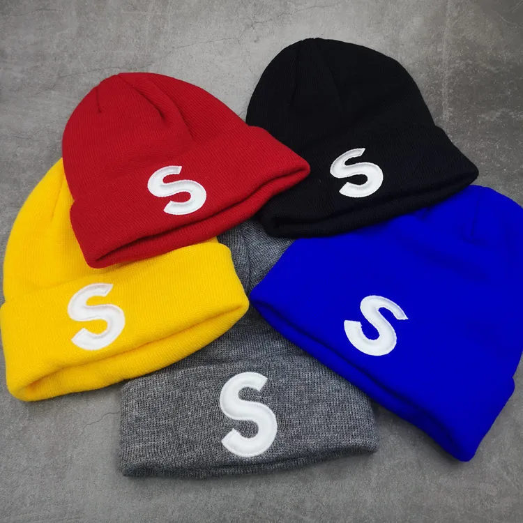Embroidered letter s pointed fine wool hat