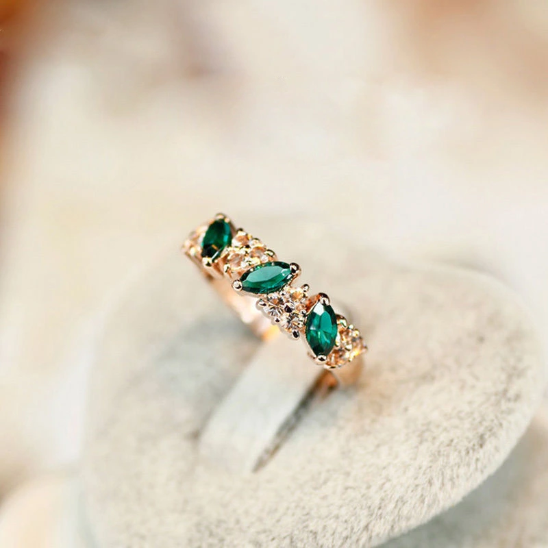 Vintage Emerald Ring With Sweet Sparkling Diamonds