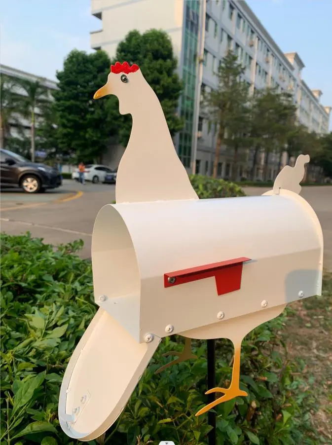 Modern Simplicity Metal Iron Chicken Mailbox Ornaments
