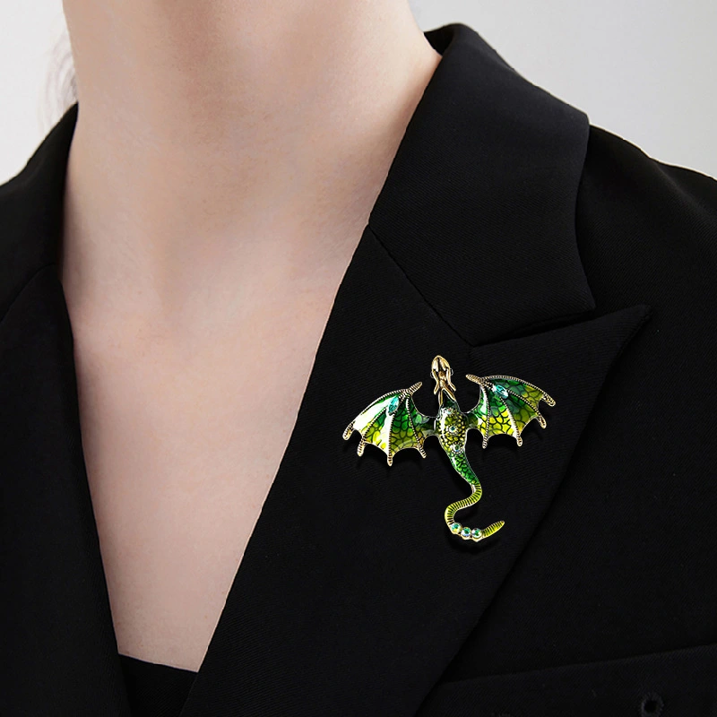 Retro Dripping Oil Cartoon Flying Dragon Shape Brooch Men's Personality Suit Coat Accessories Pin