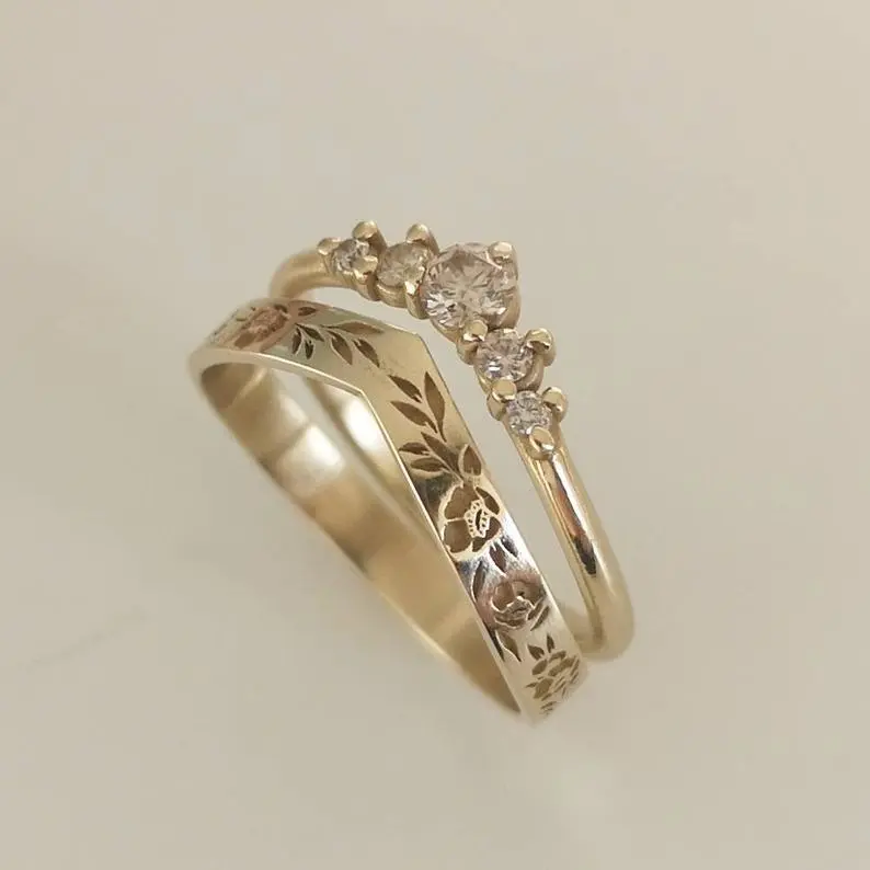 Simple Diamond V-shaped Wreath Ring