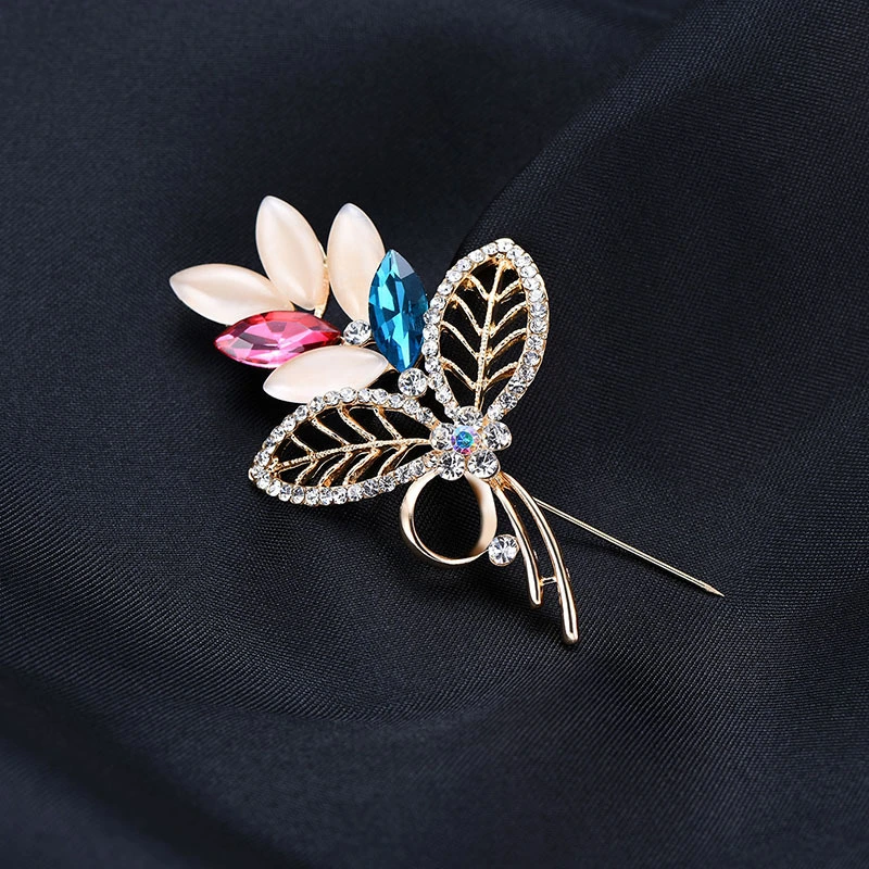 Fashion Alloy Diamond Hollow Leaf Brooch