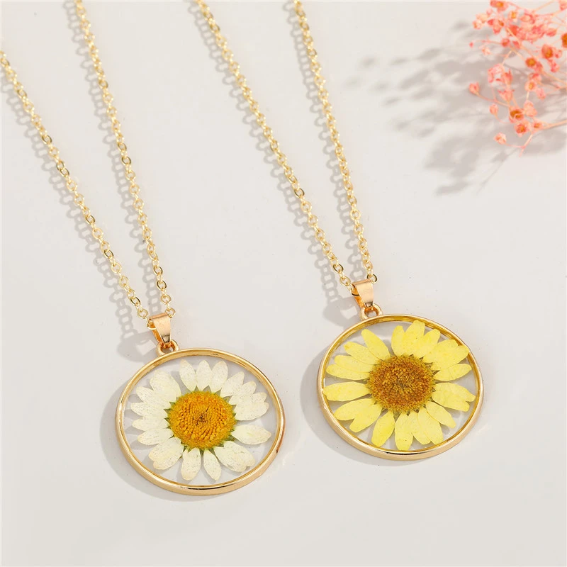 Retro Simple Daisy Sunflower Pendant Dried Flower Resin Necklace