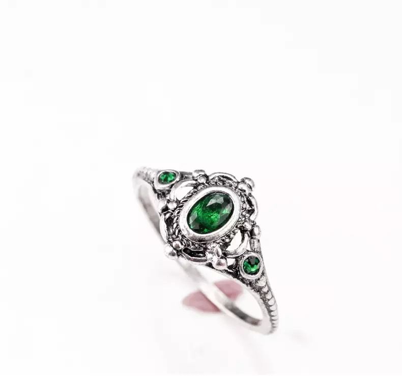 Vintage-Silver-Color-Green-Cry