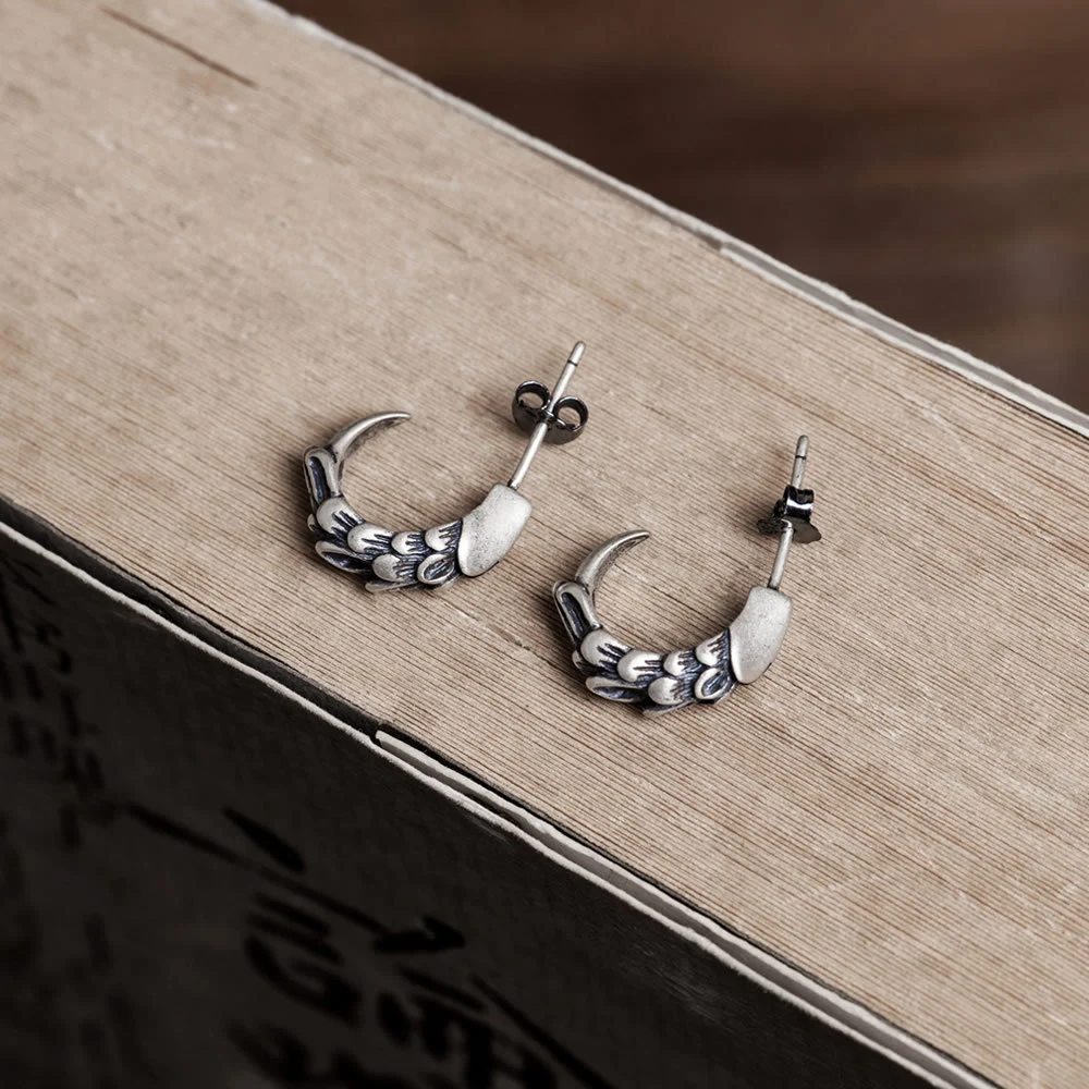 Fashionable Masculinity Trendy Silver Ear Nail