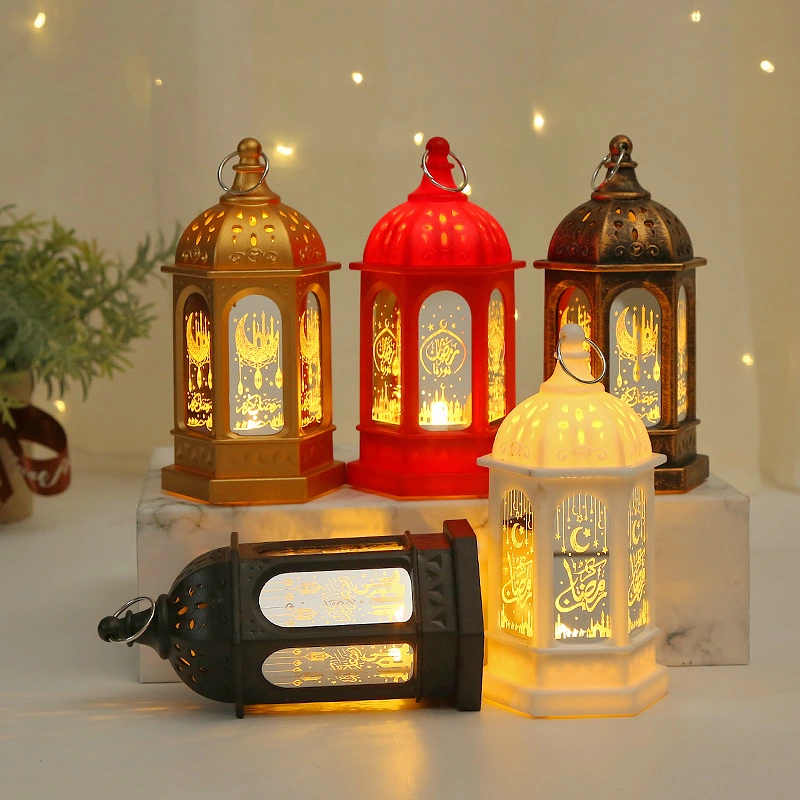 Simple European Retro Style Lamp Castle Candle Holder Idyllic Decoration Props Lamp Birdcage Candlestick Ornaments