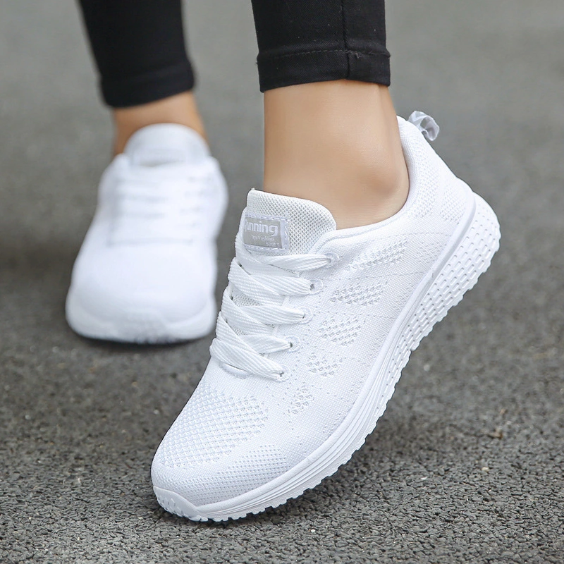 2023 new women's mesh fly weaving casual flat running shoes