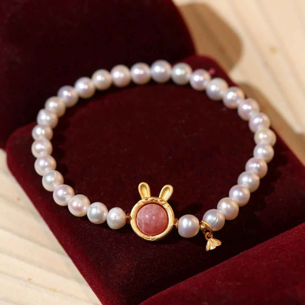 Single-ring Freshwater Pearl Strand With Rabbit Accessory