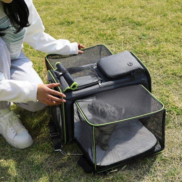 Portable Large Capacity Portable Pet Bag Breathable And Expandable