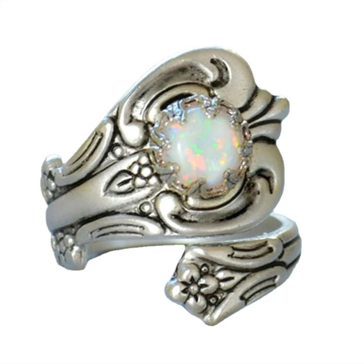 Women's Fashion Vintage Floral Engraved Ring