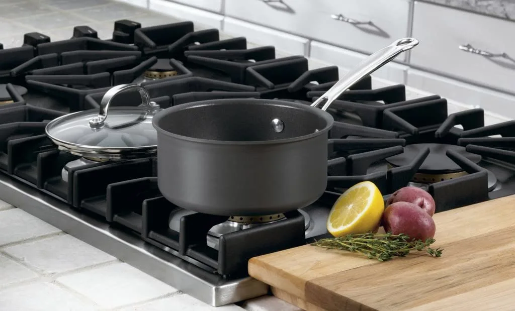 Cuisinart Chef's Classic Nonstick Hard-Anodized 1.5-Quart Saucepan with Lid, Black