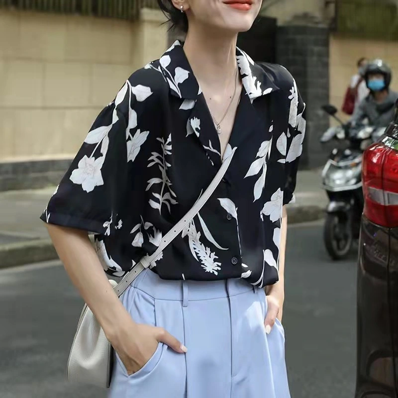 2023 NEW Retro floral black shirt female, small design sense, Korean version of loose and thin shirt