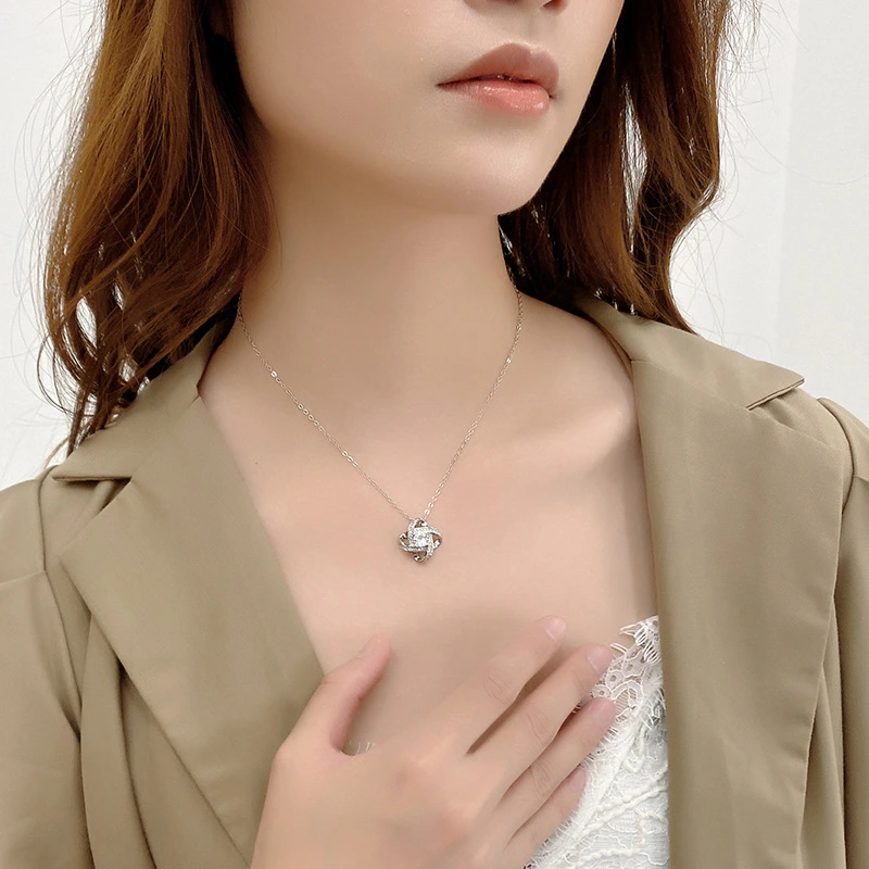 Women's New Fashion Zircon Necklace