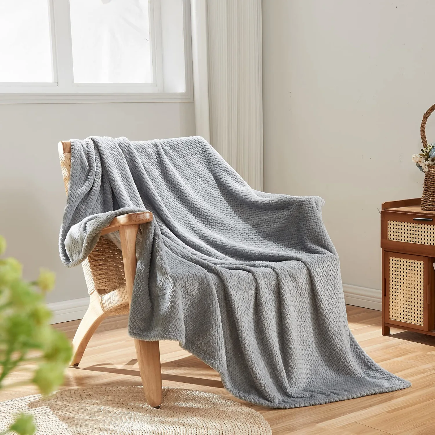 NEWCOSPLAY Super Soft Throw Blanket Grey Premium Silky Flannel Fleece Leaves Pattern Lightweight Bed Blanket All Season Use (Grey, Throw(50"x60"))