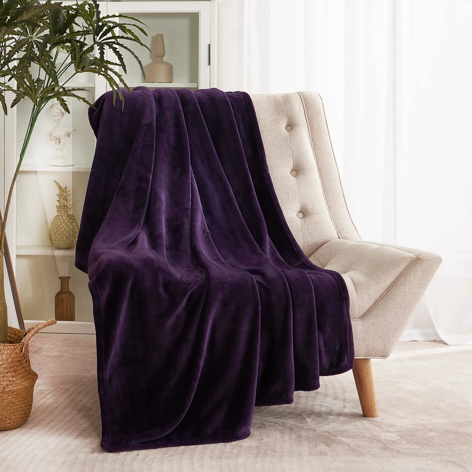 RYB HOME Purple Fleece Blanket Throw, Fluffy Flannel Lightweight Thermal Soft Bed Blankets for Couch Bed Sofa Ideal Gifts for Holiday Birthday, Purple, 50" x 60"