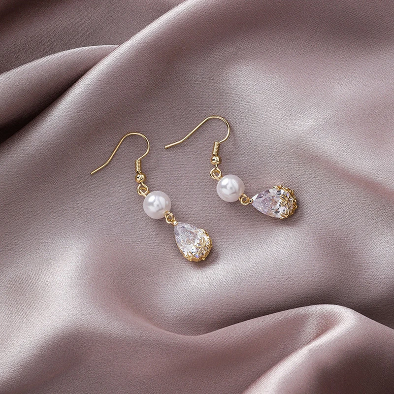 Simple Retro Cropped Pearl Zircon Drop Earrings