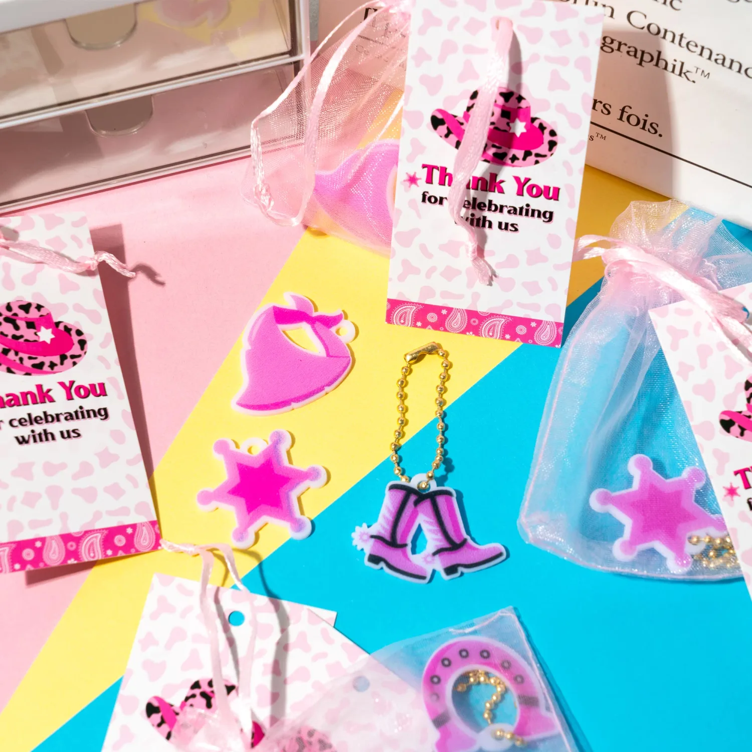 OSNIE 24Sets Career Party Favors, Joyful Acrylic Keychains Organza Bags Thank You Tags for Kids Shower Bridal Wedding Gifts