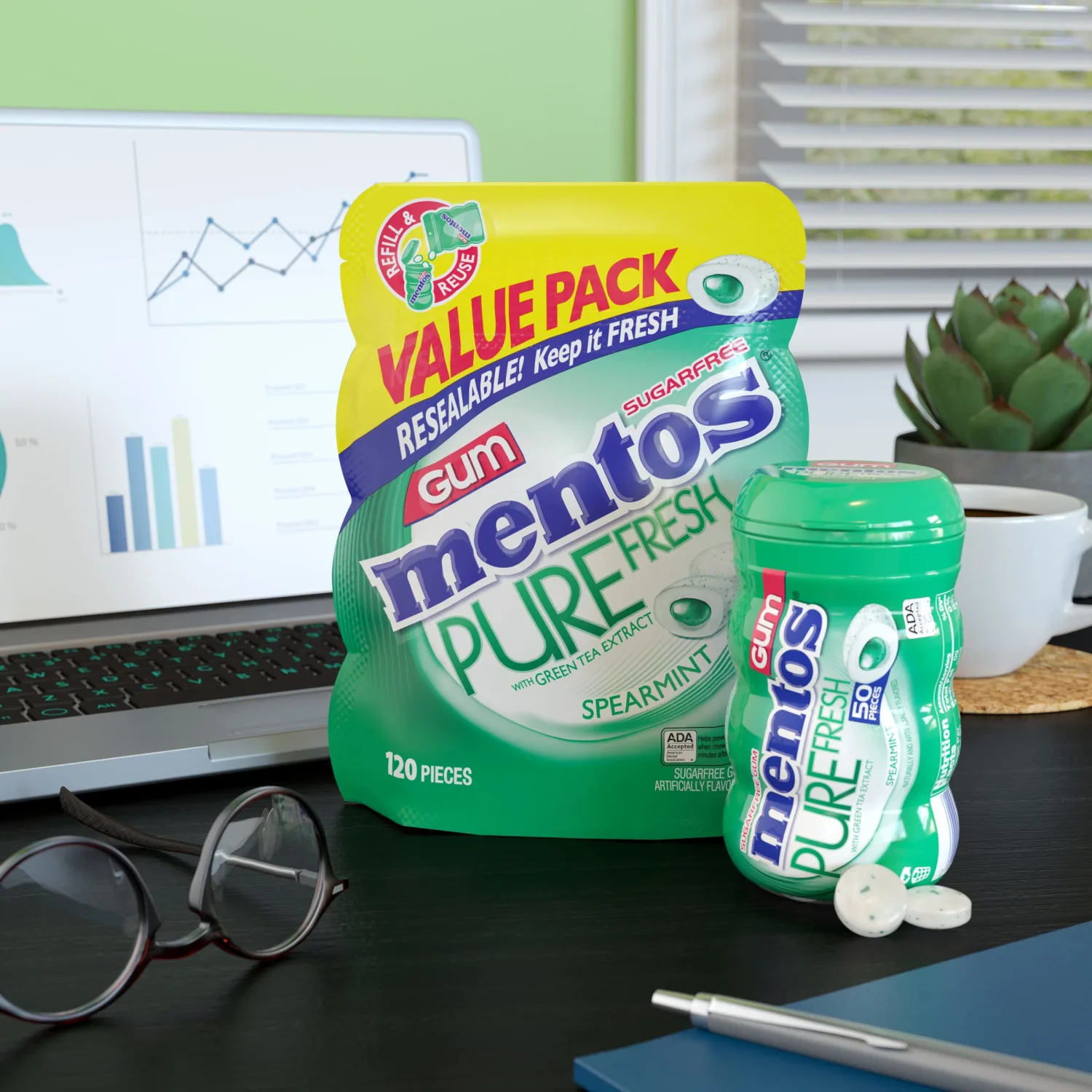 Mentos Pure Fresh Sugar-Free Chewing Gum with Xylitol, Spearmint, 120 Piece Resealable Bag (Bulk Pack of 4)