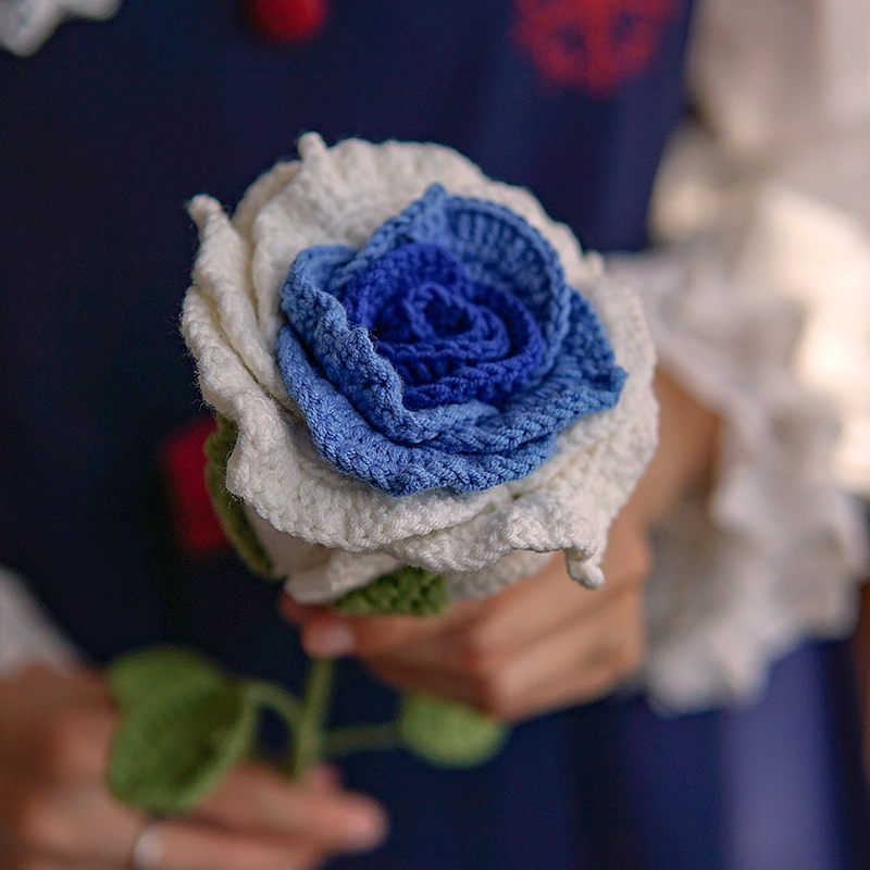 Fashion Hand-knitted Woolen Rose Bouquet