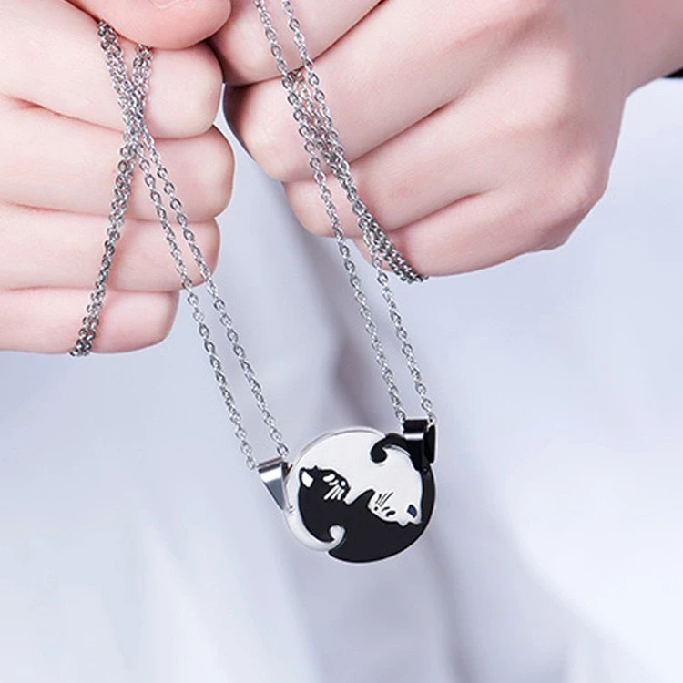 Simple Black and White Cat Hug Stitching Pendant Niche Design Couple Chain Clavicle Chain Stainless Steel Necklace