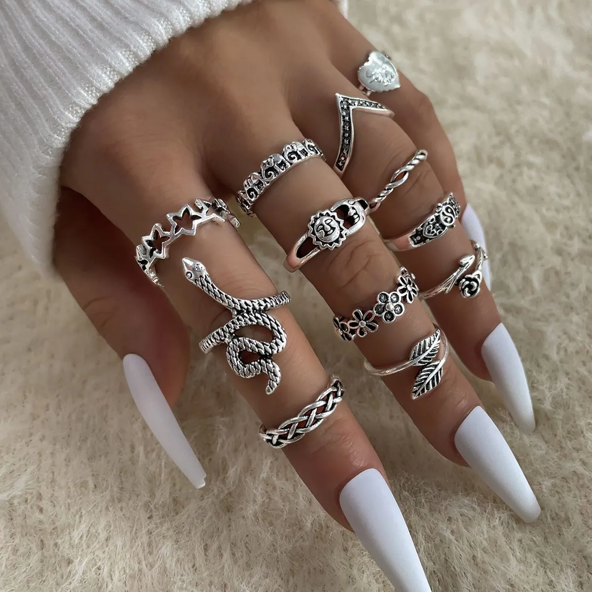 Women's Fashion Vintage Star Moon Sun Human Face Love Leaves Small Flower Ring