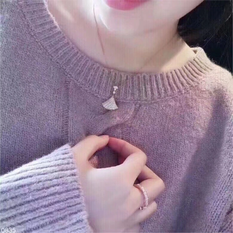 Women's Fashion Simple Full Of Diamonds Fan-shaped Pendant Necklace