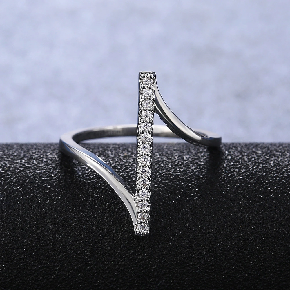 Fashion Single Line Micro-inlaid Zircon Ring