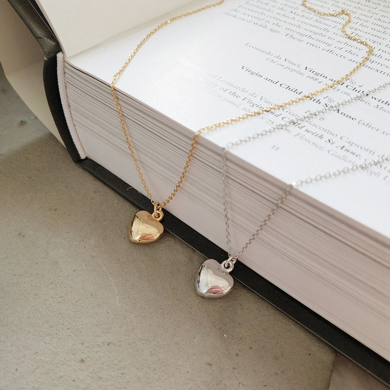 Simple Fashion Female Star Street Shooting Accessories Copper Peach Heart Clavicle Necklace