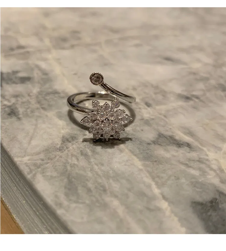 Turning Snowflake Rotatable Ring Simple