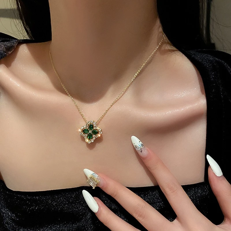 Simple And Elegant Green Crystal Diamond Petal Necklace For Women