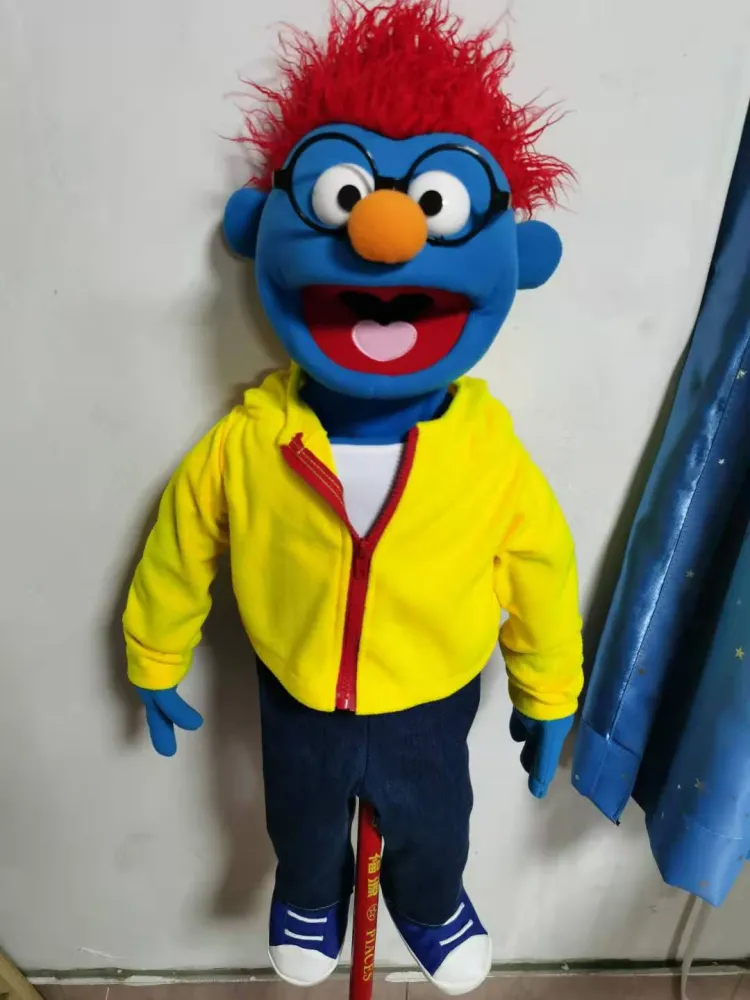 Pubbet 4 Hand Puppet With Outfit And Carry Bag