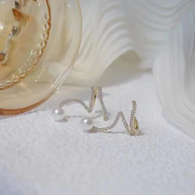 One Earring Female Simple And Cold Style Ear Bone Clip Temperament