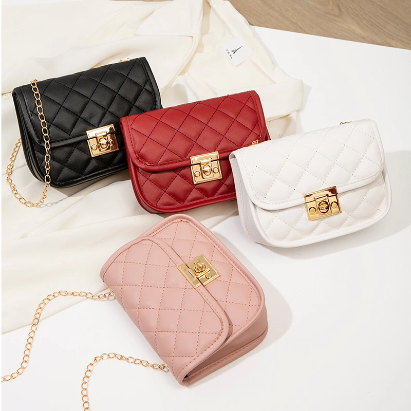 Embroidery Trendy Fashion Chain Bag